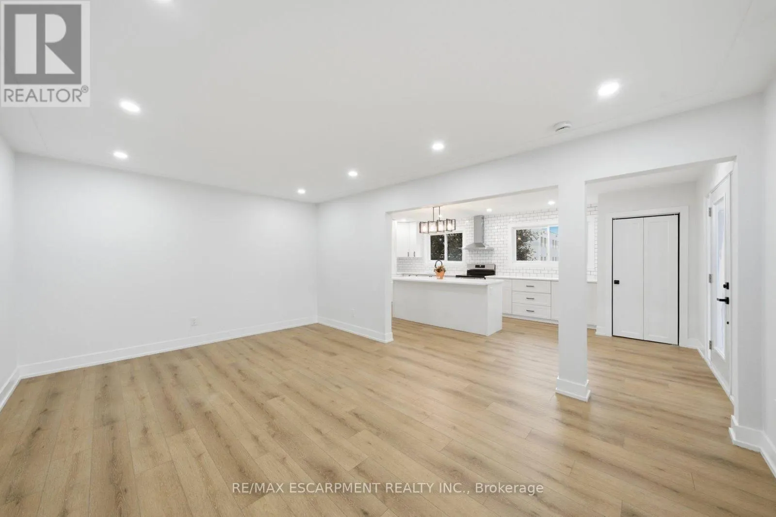 16 ELM AVENUE