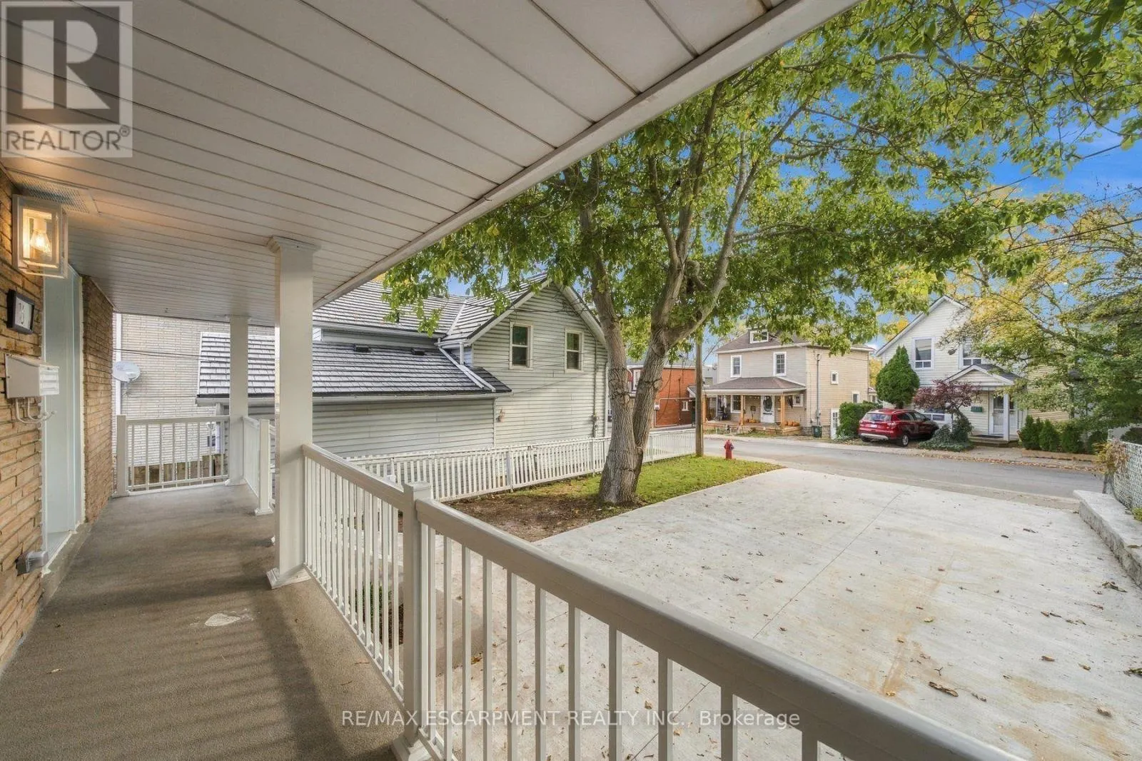 16 ELM AVENUE