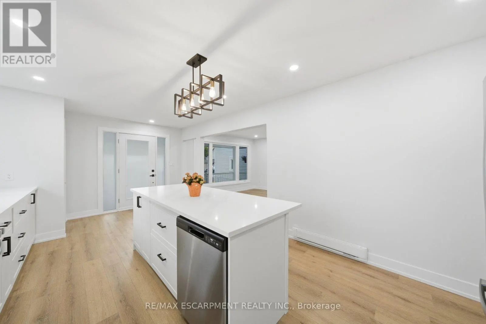16 ELM AVENUE