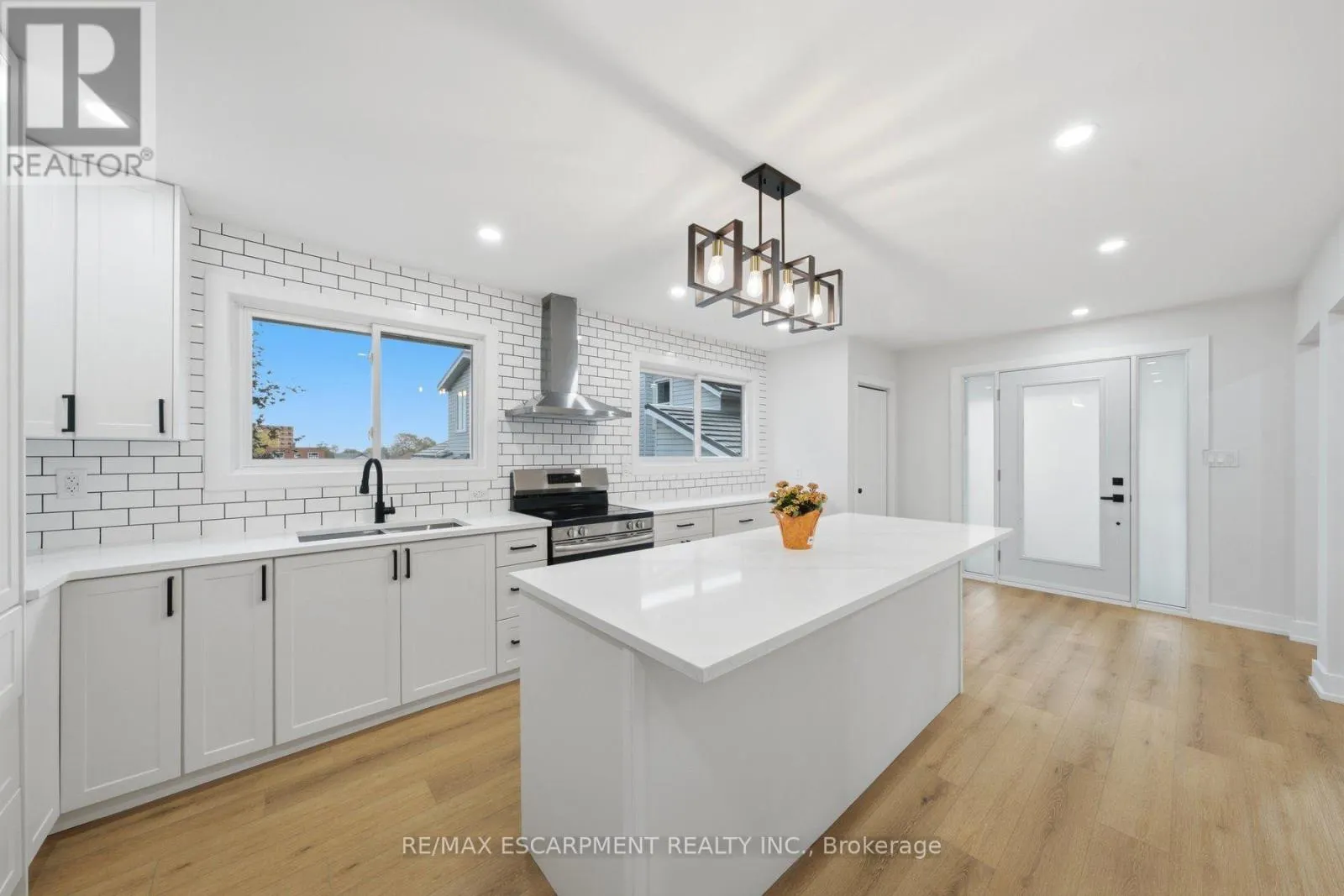 16 ELM AVENUE