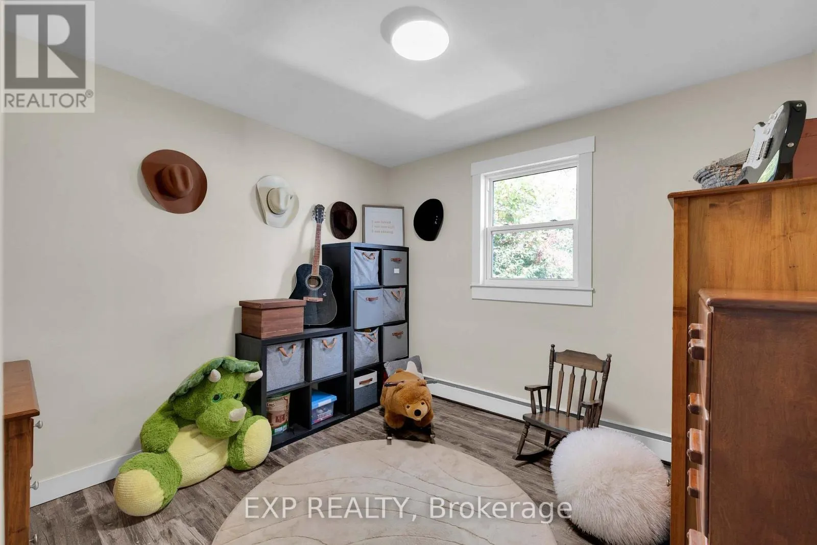 (MAIN LEVEL) - 314 FIRST AVENUE E
