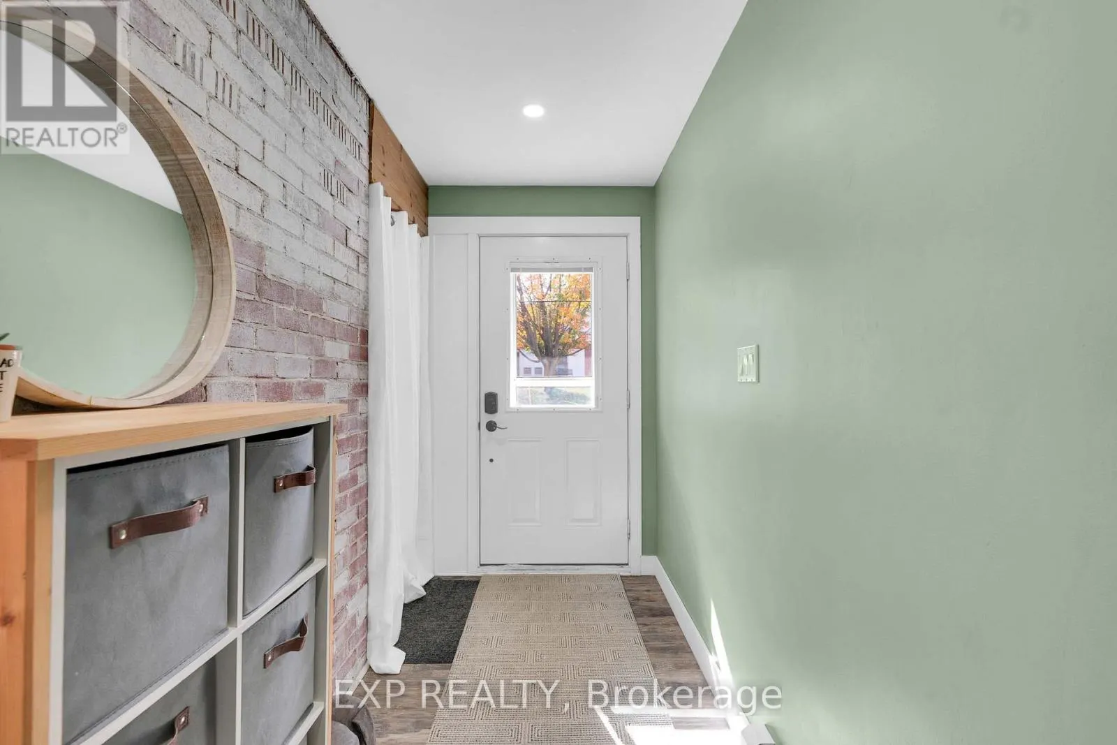 (MAIN LEVEL) - 314 FIRST AVENUE E