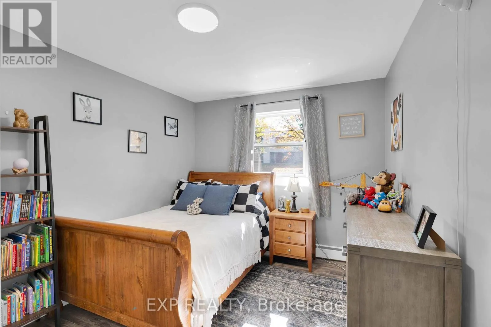 (MAIN LEVEL) - 314 FIRST AVENUE E