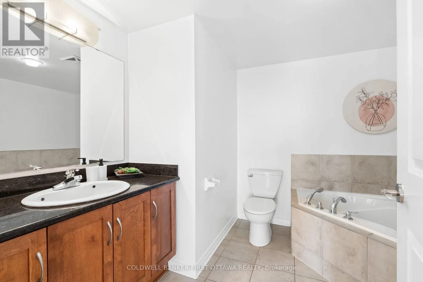 912 - 314 CENTRAL PARK DRIVE