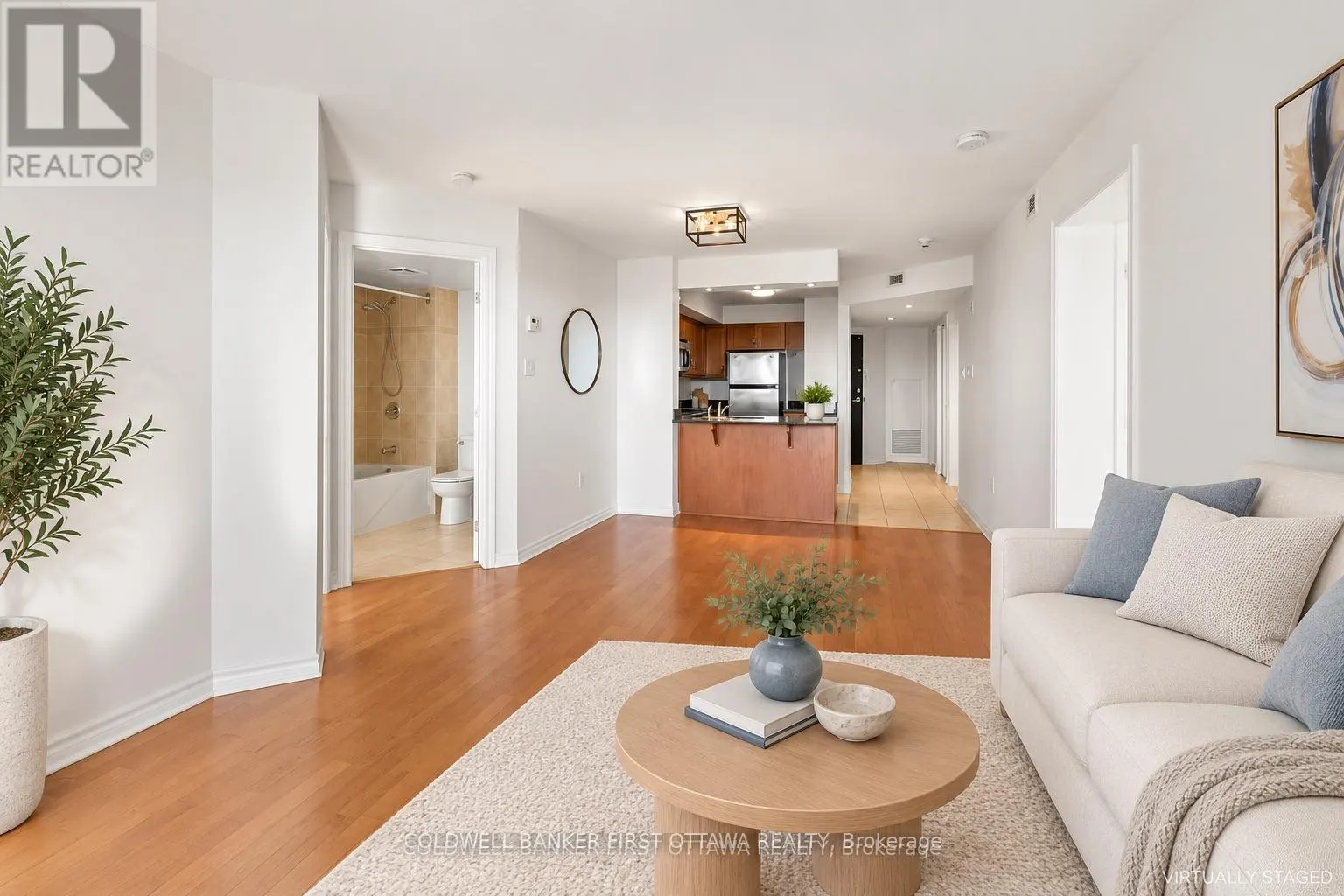 912 - 314 CENTRAL PARK DRIVE