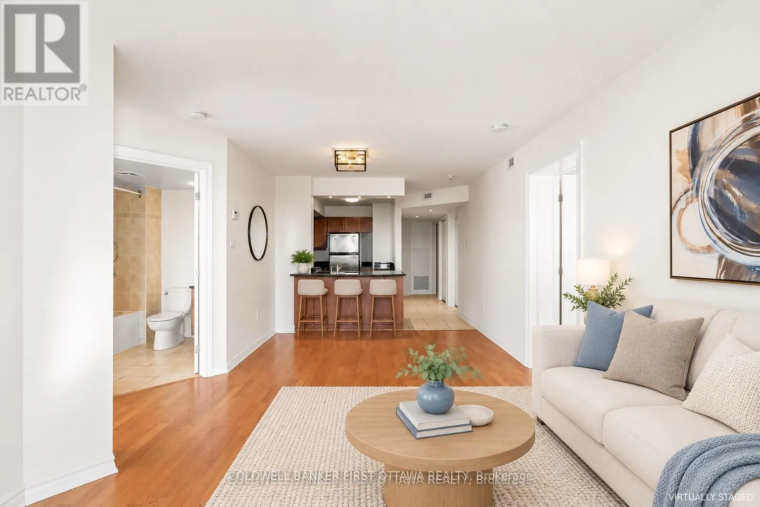 912 - 314 CENTRAL PARK DRIVE