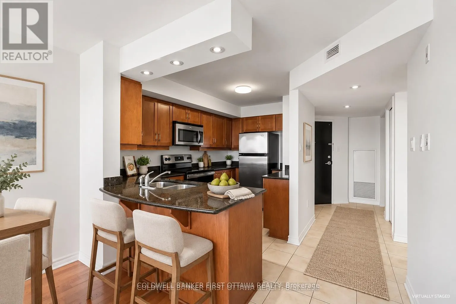 912 - 314 CENTRAL PARK DRIVE