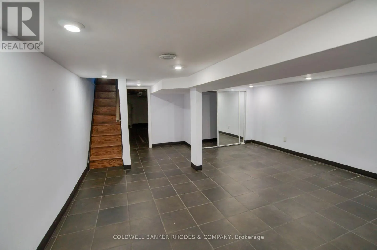 300 ST ANDREW STREET