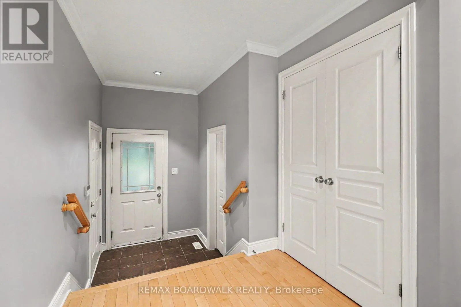 561 AQUAVIEW DRIVE