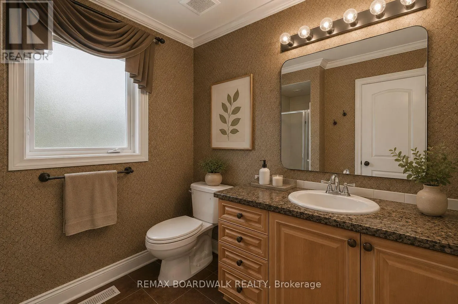 561 AQUAVIEW DRIVE