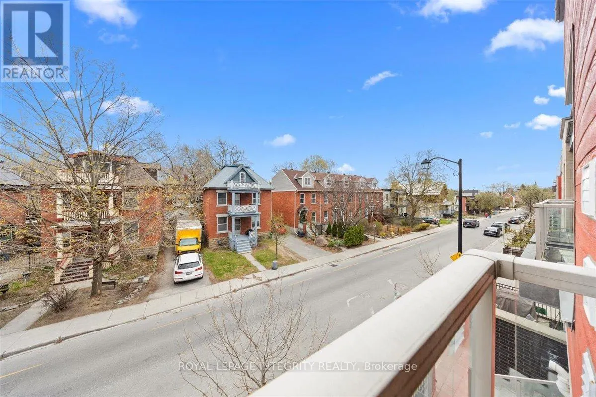 9 - 78 HOLMWOOD AVENUE