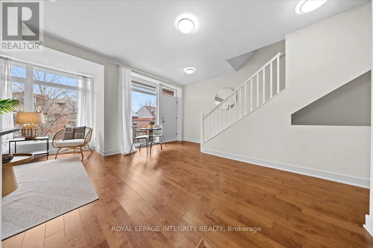 9 - 78 HOLMWOOD AVENUE