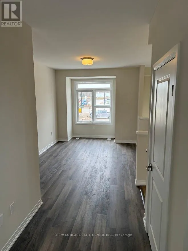 145 - 660 COLBORNE STREET W