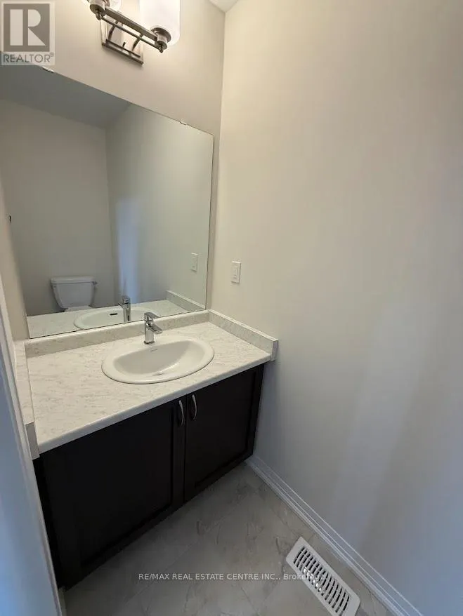 145 - 660 COLBORNE STREET W