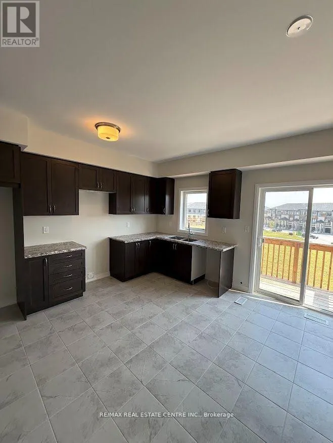 155 - 660 COLBORNE STREET W