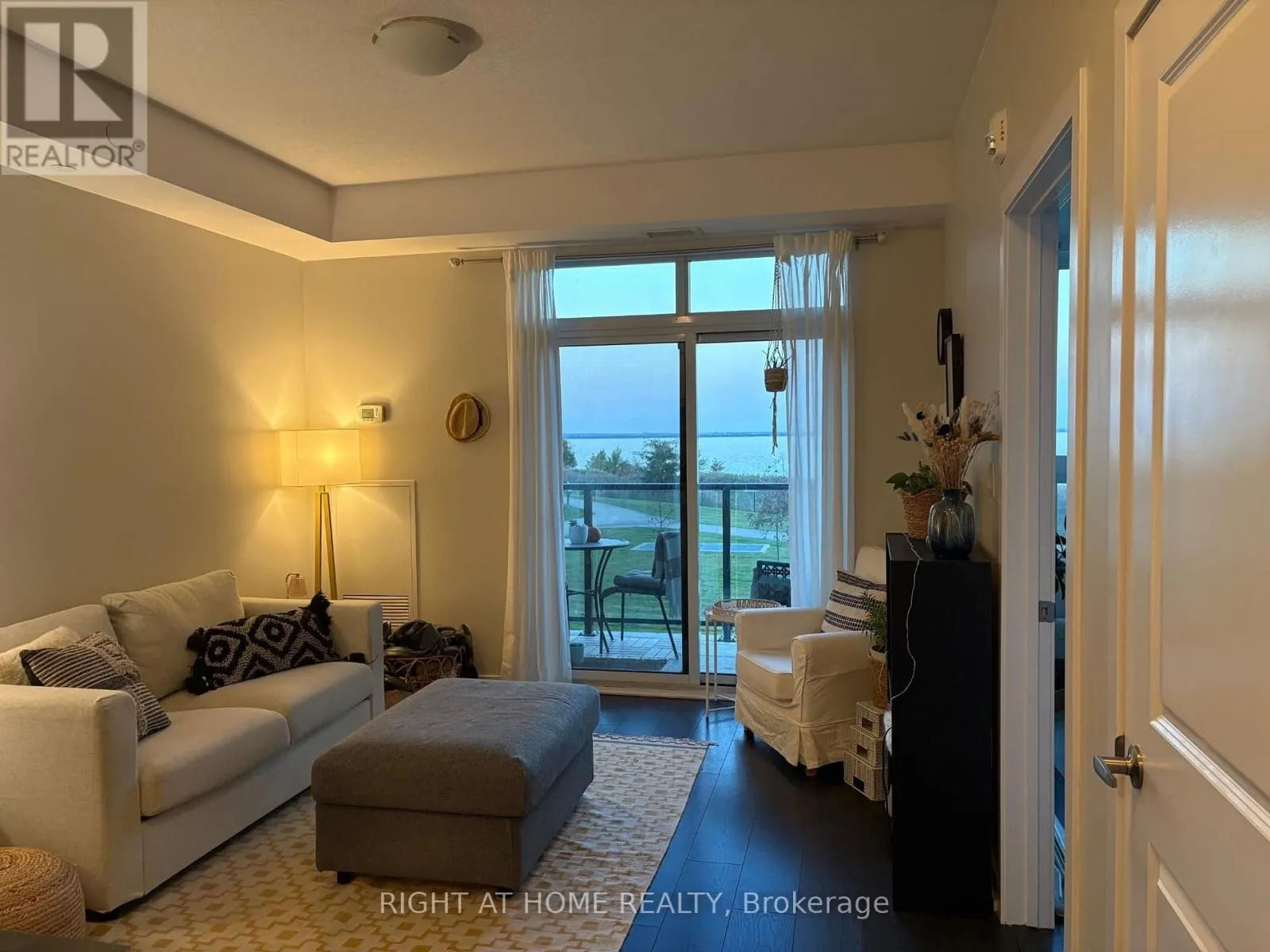 204 - 101 SHOREVIEW PLACE