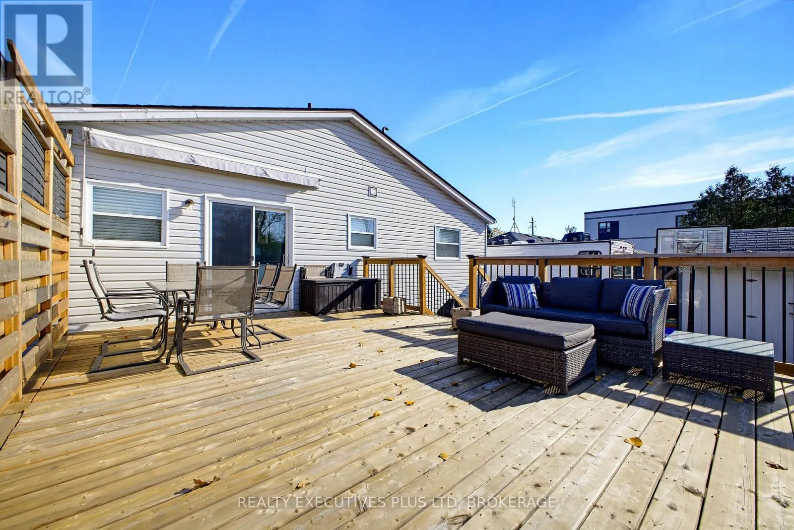 761 CRESCENT ROAD