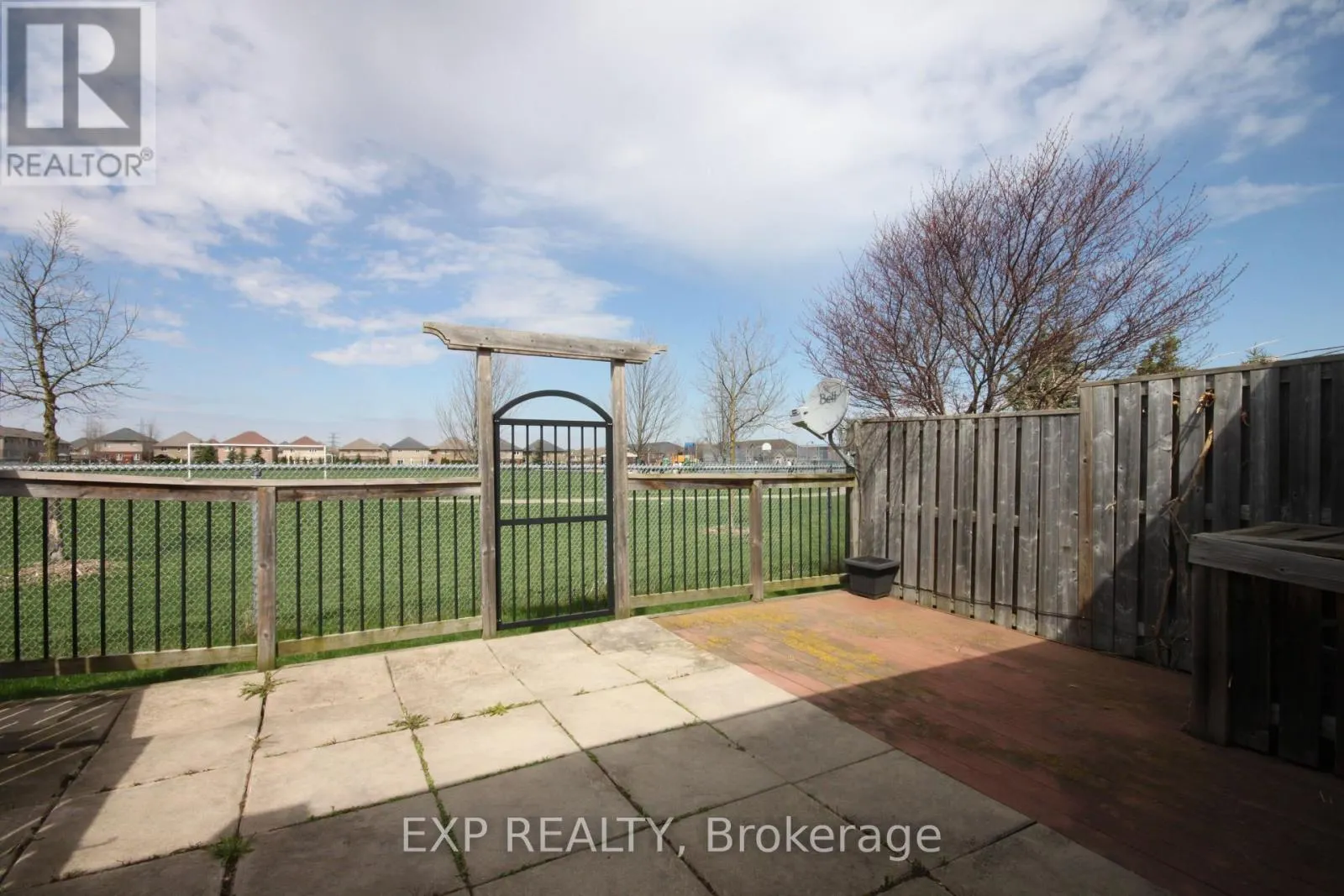 22 GERANIUM AVENUE N