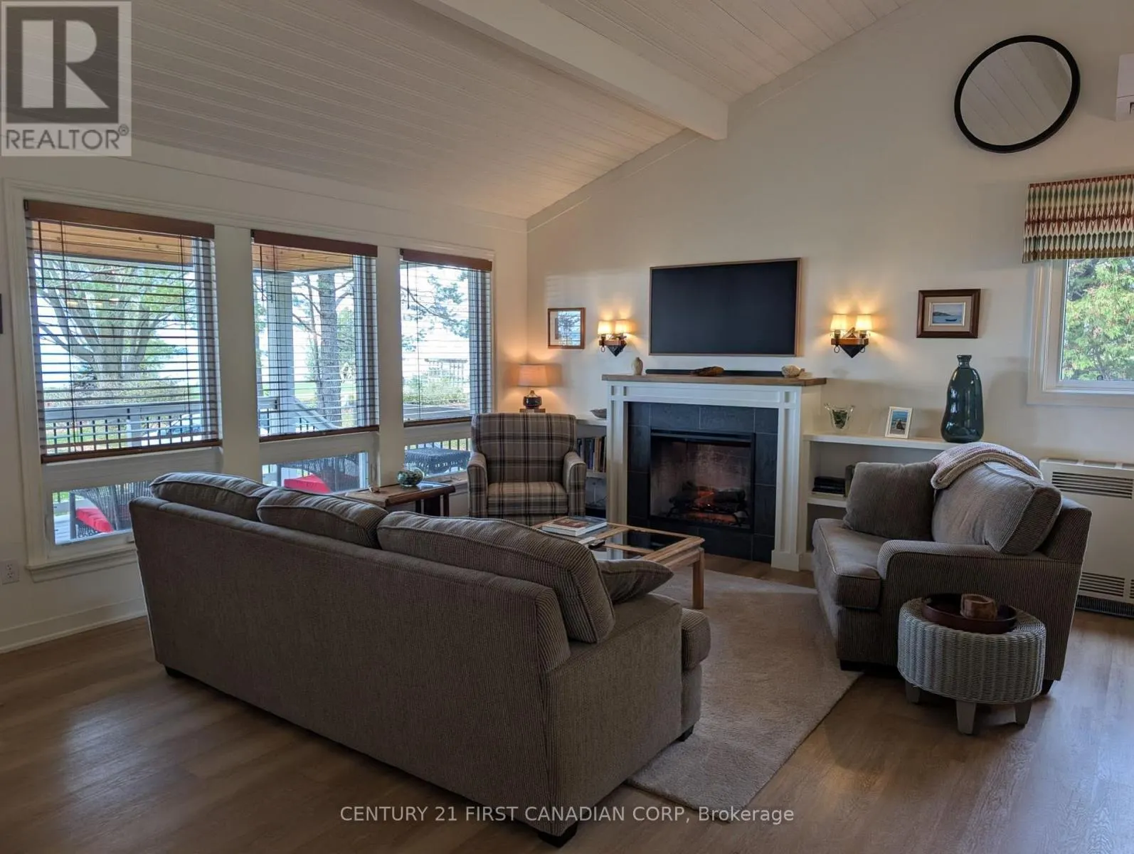 33909 SUNNYRIDGE ROAD