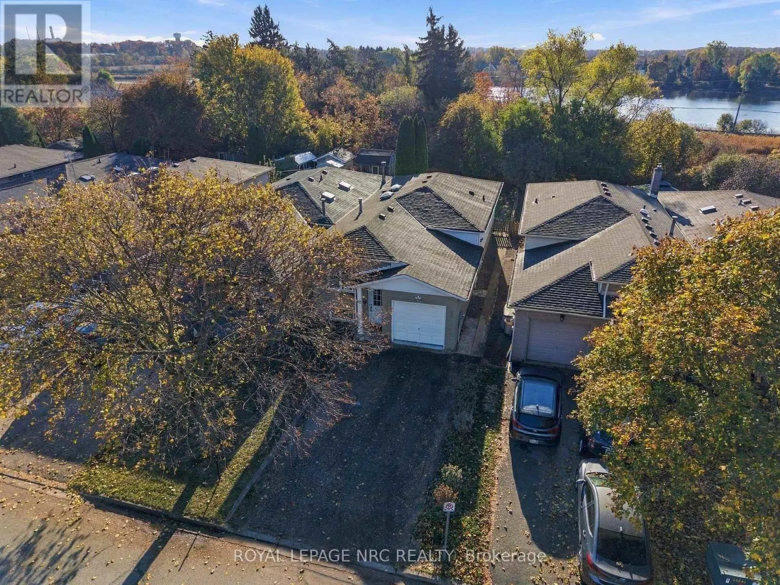 36 LAMPMAN CRESCENT