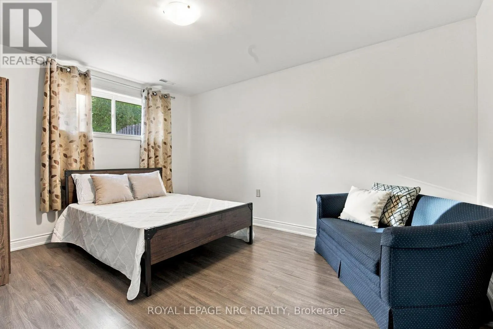 36 LAMPMAN CRESCENT