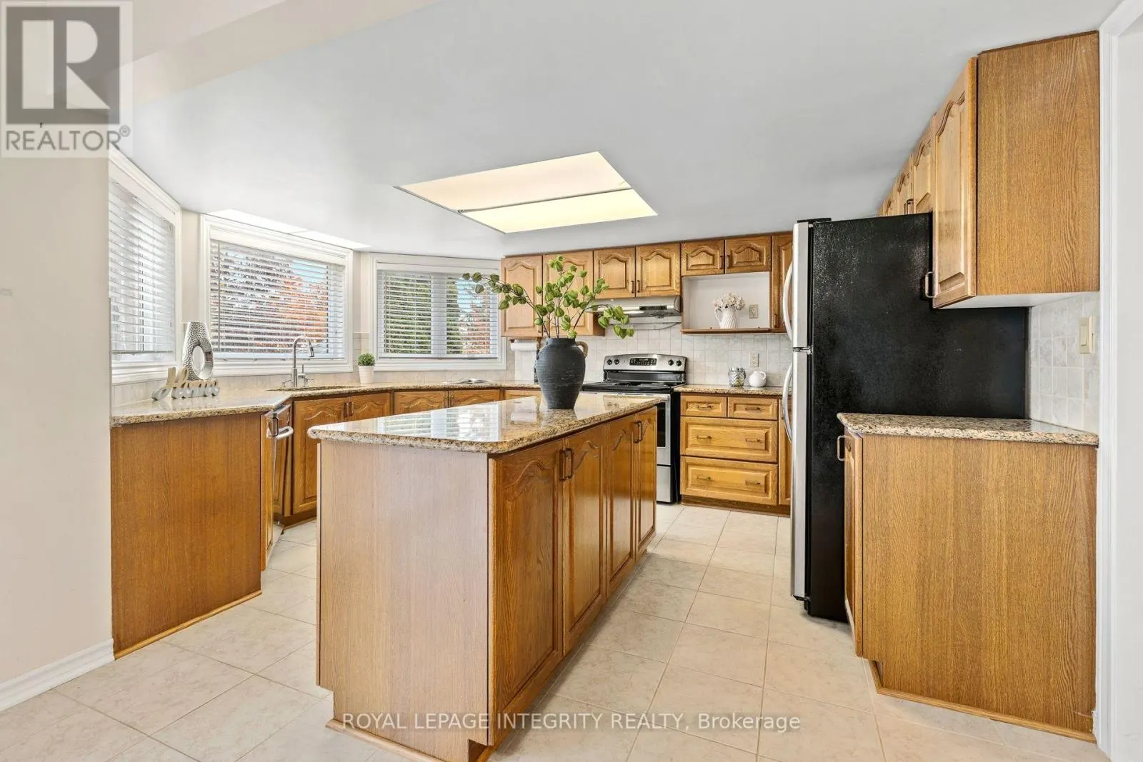 7 REUBENS COURT