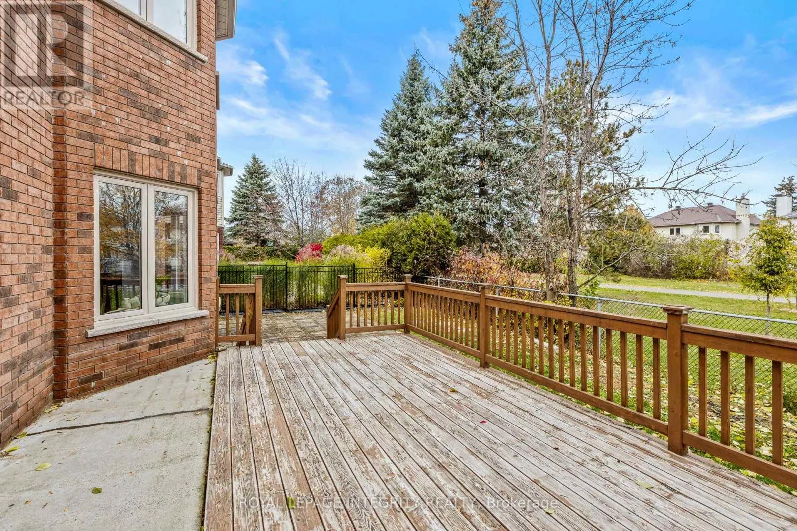 7 REUBENS COURT