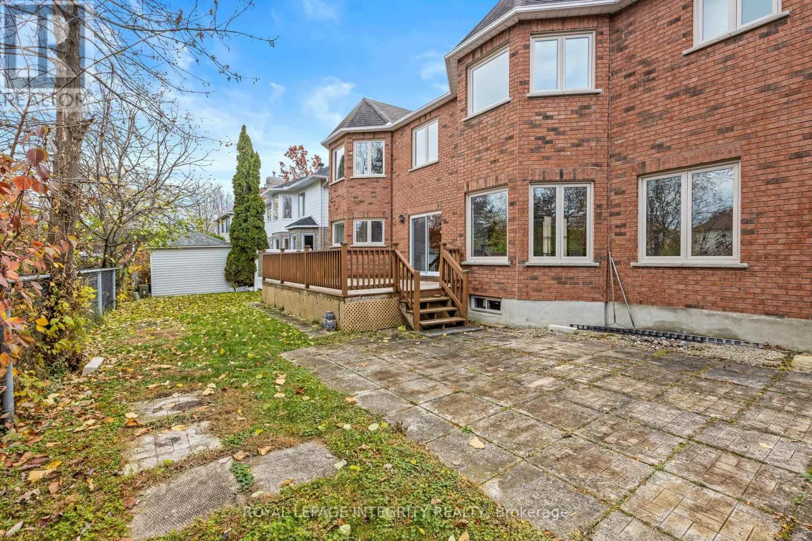 7 REUBENS COURT
