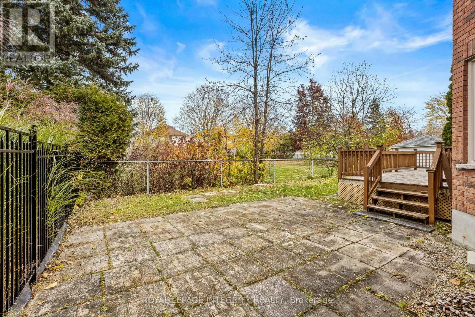 7 REUBENS COURT