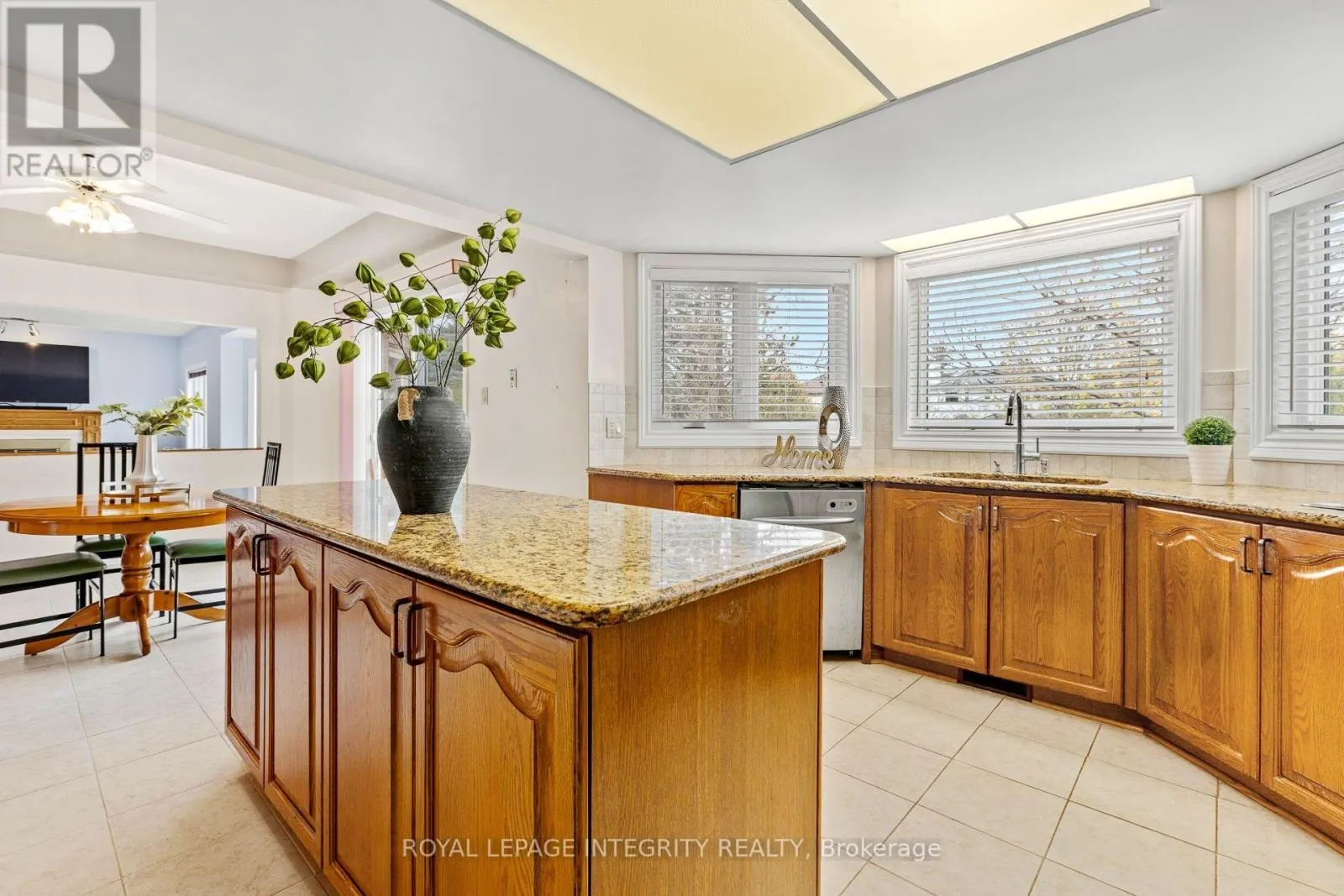 7 REUBENS COURT