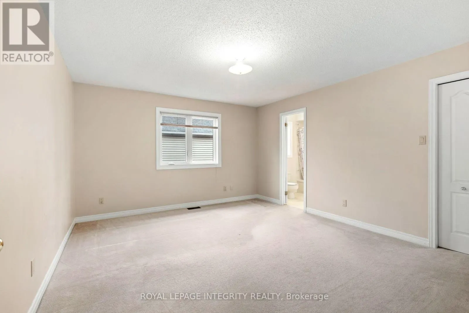7 REUBENS COURT