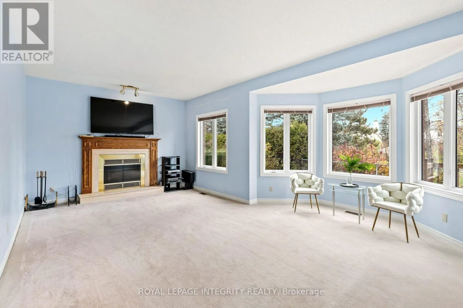 7 REUBENS COURT
