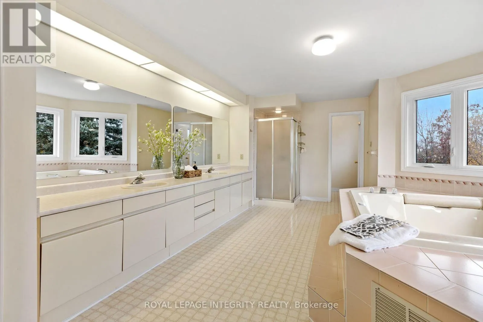 7 REUBENS COURT