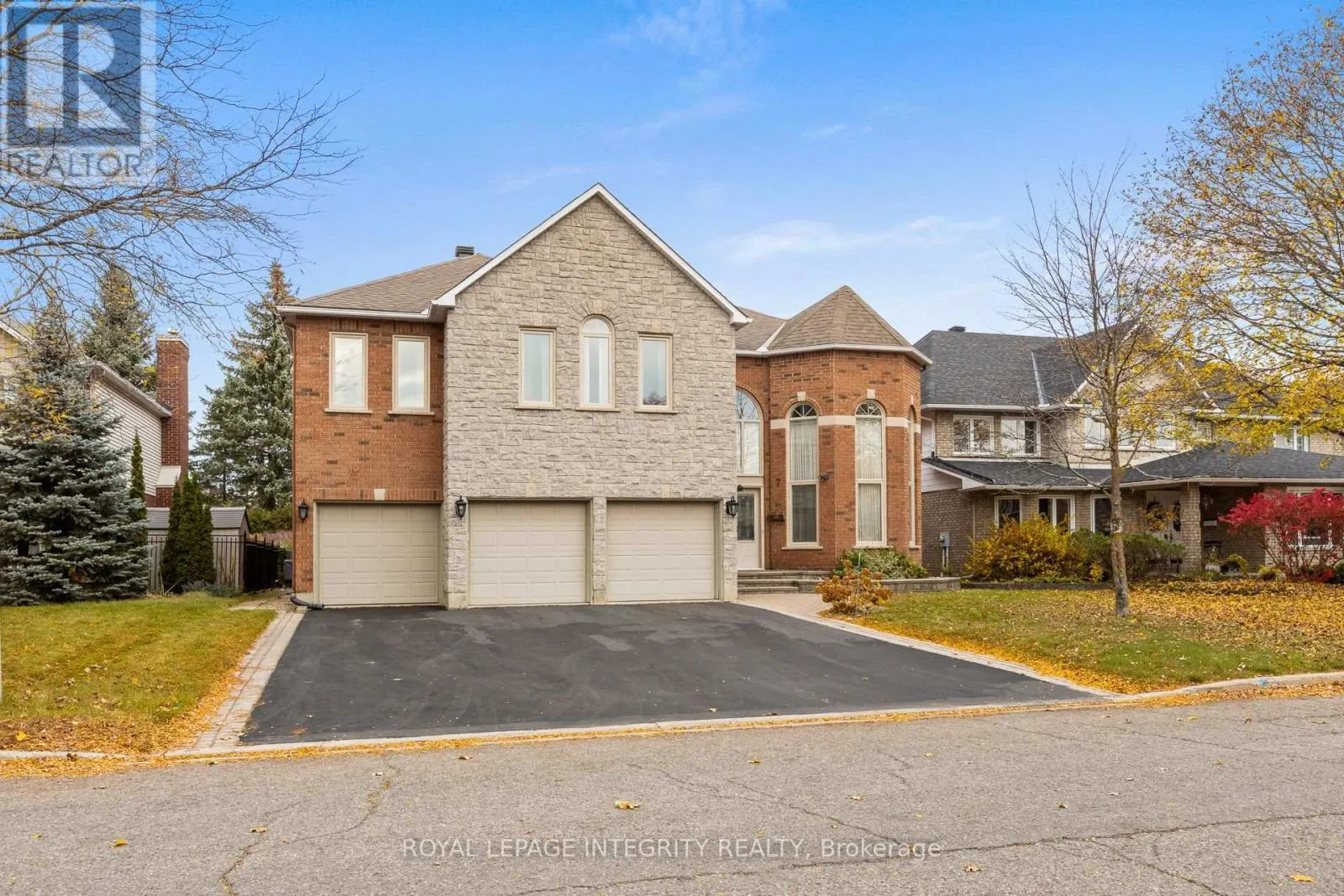 7 REUBENS COURT