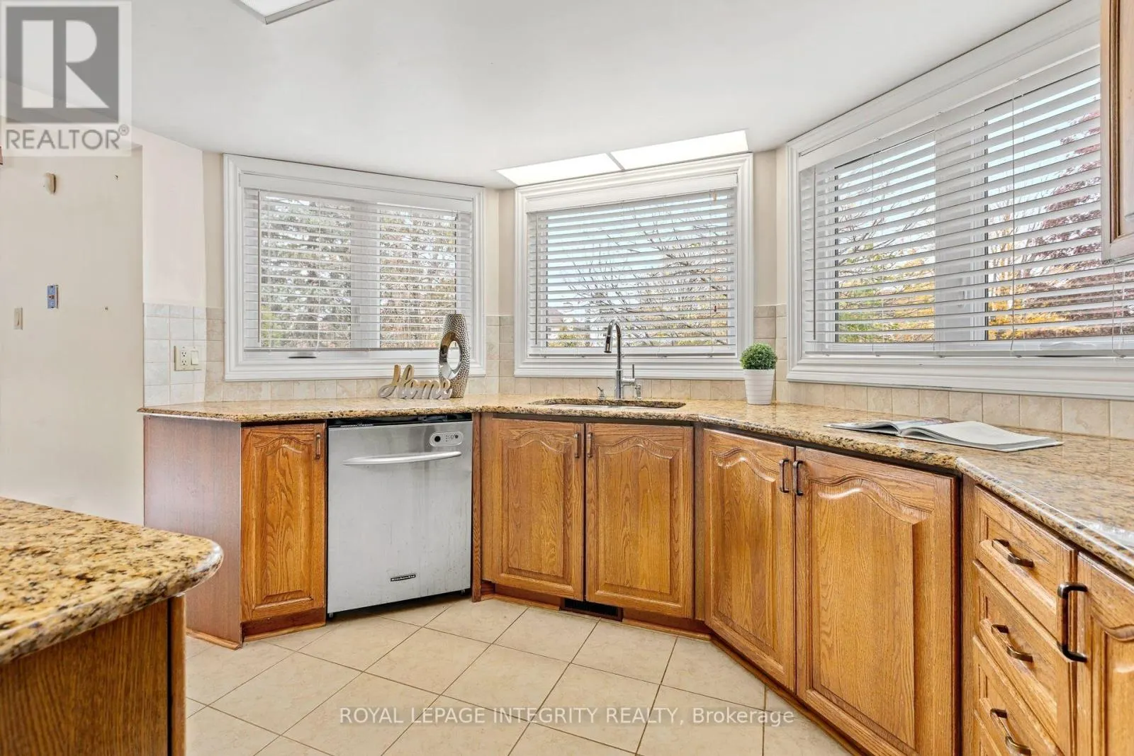 7 REUBENS COURT