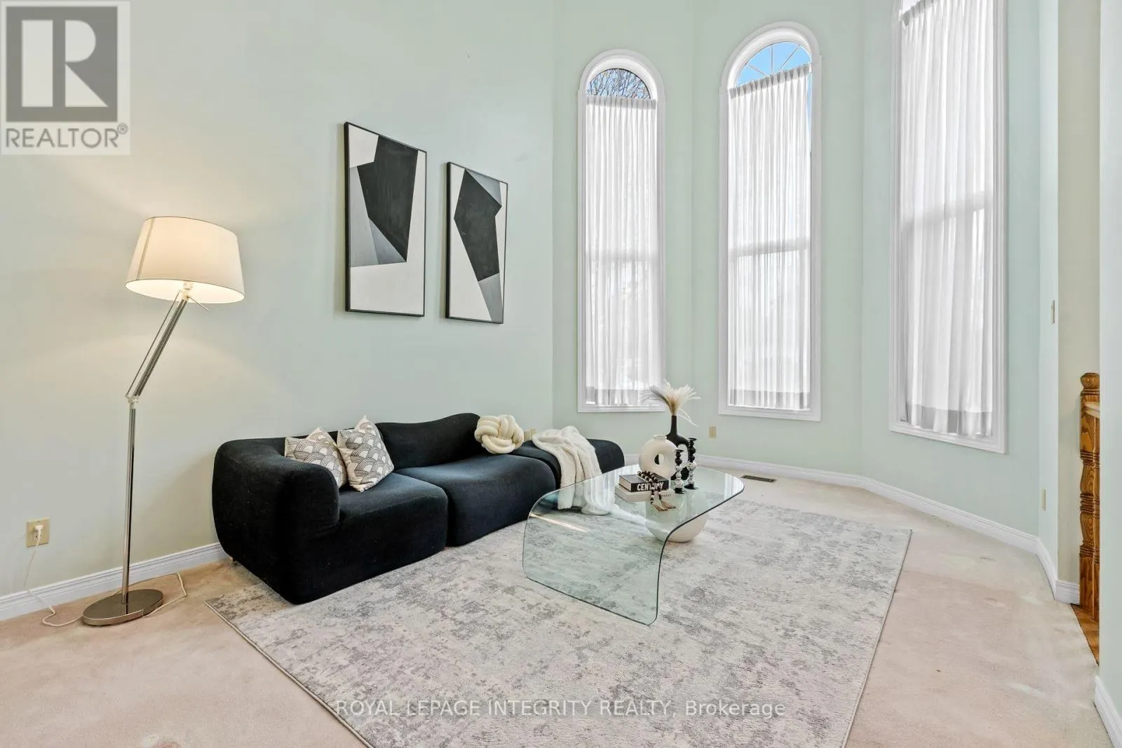 7 REUBENS COURT
