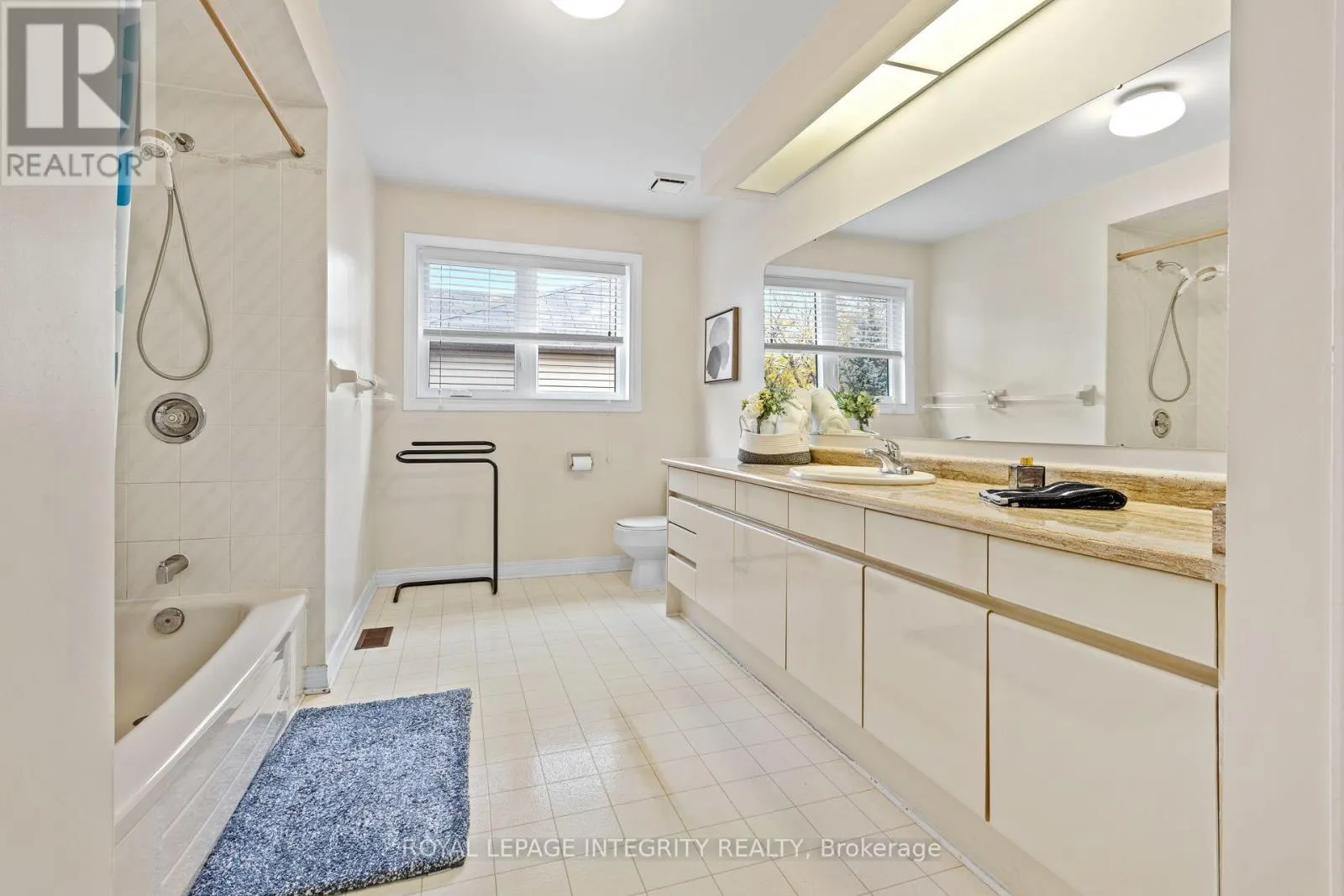 7 REUBENS COURT