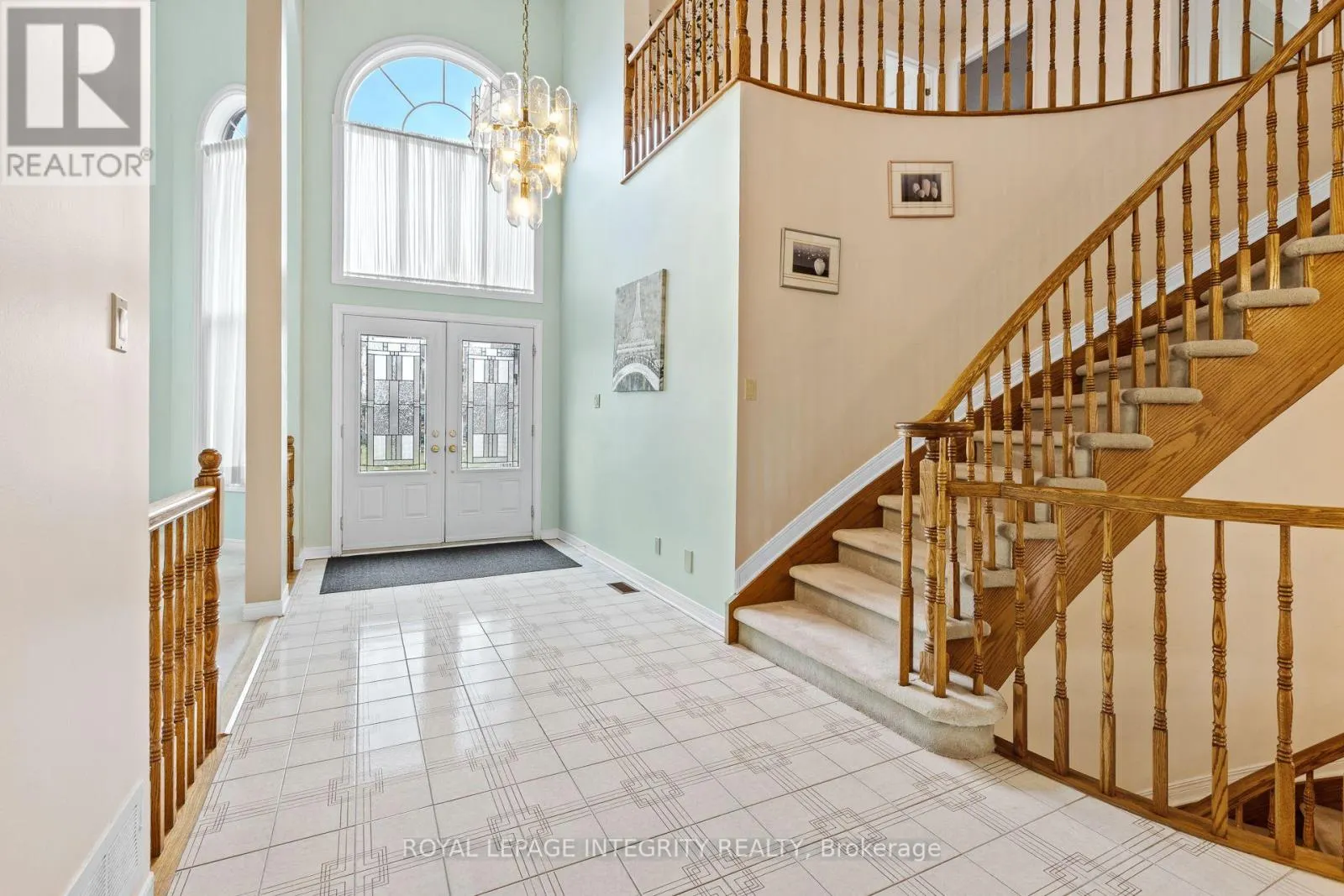 7 REUBENS COURT