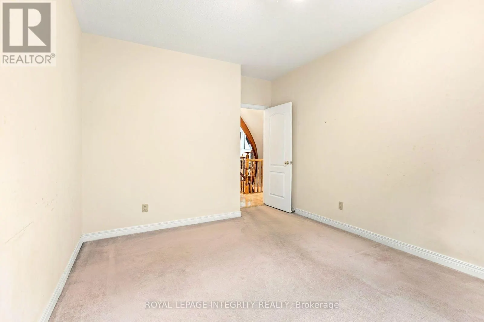 7 REUBENS COURT
