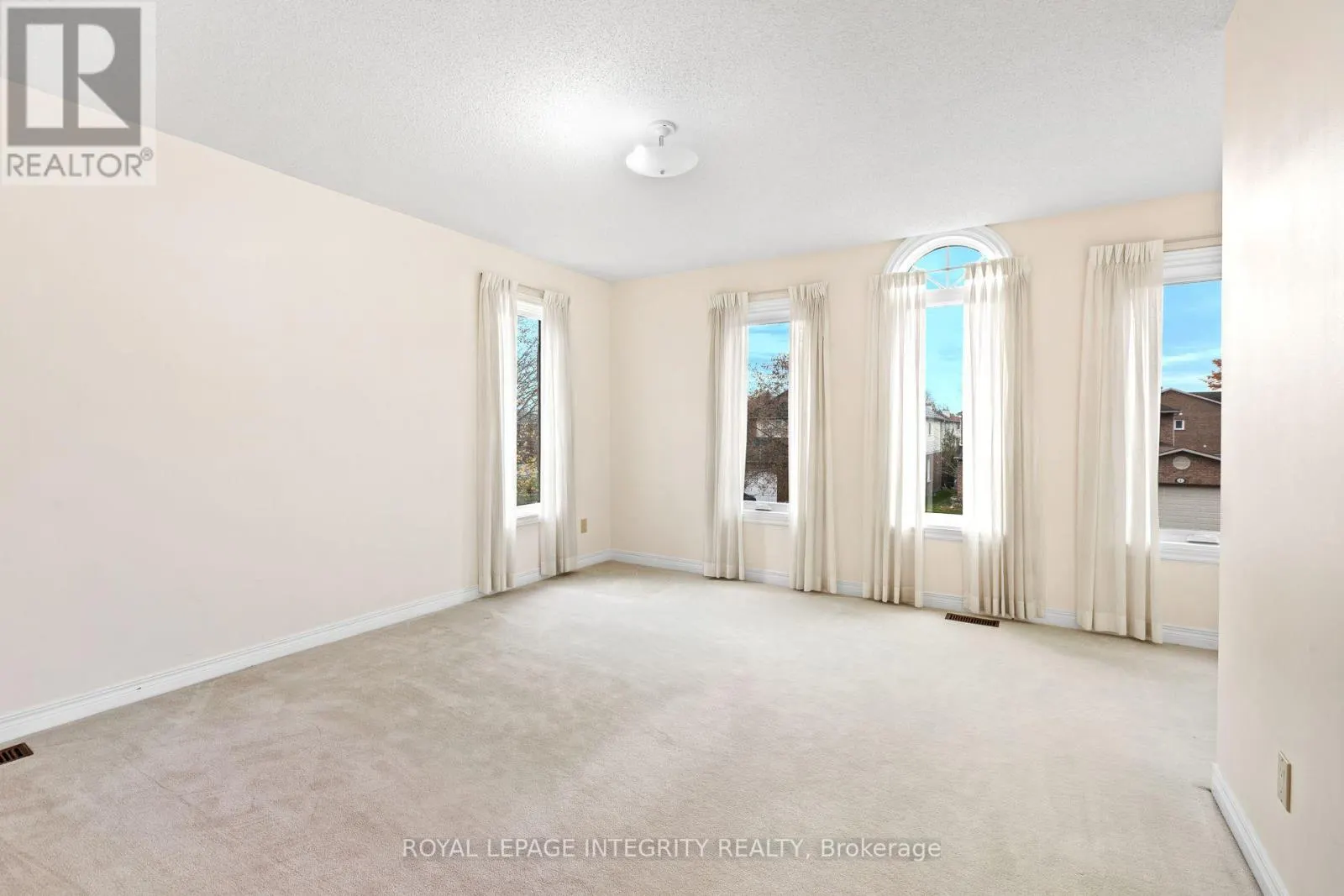 7 REUBENS COURT