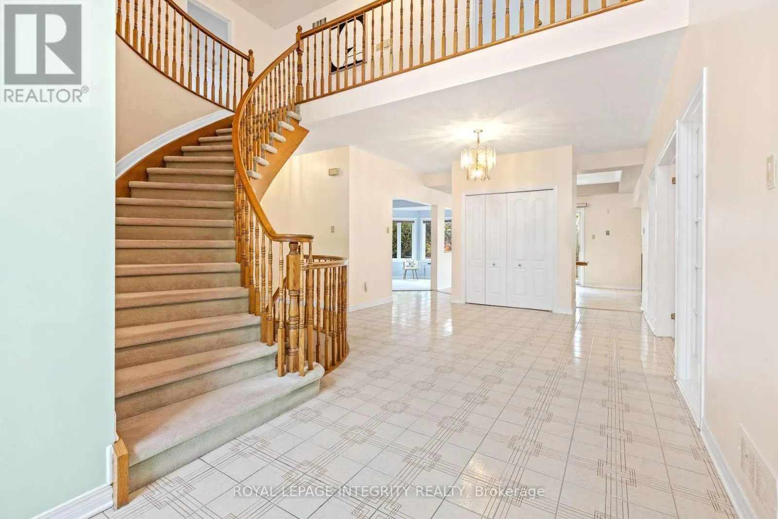7 REUBENS COURT