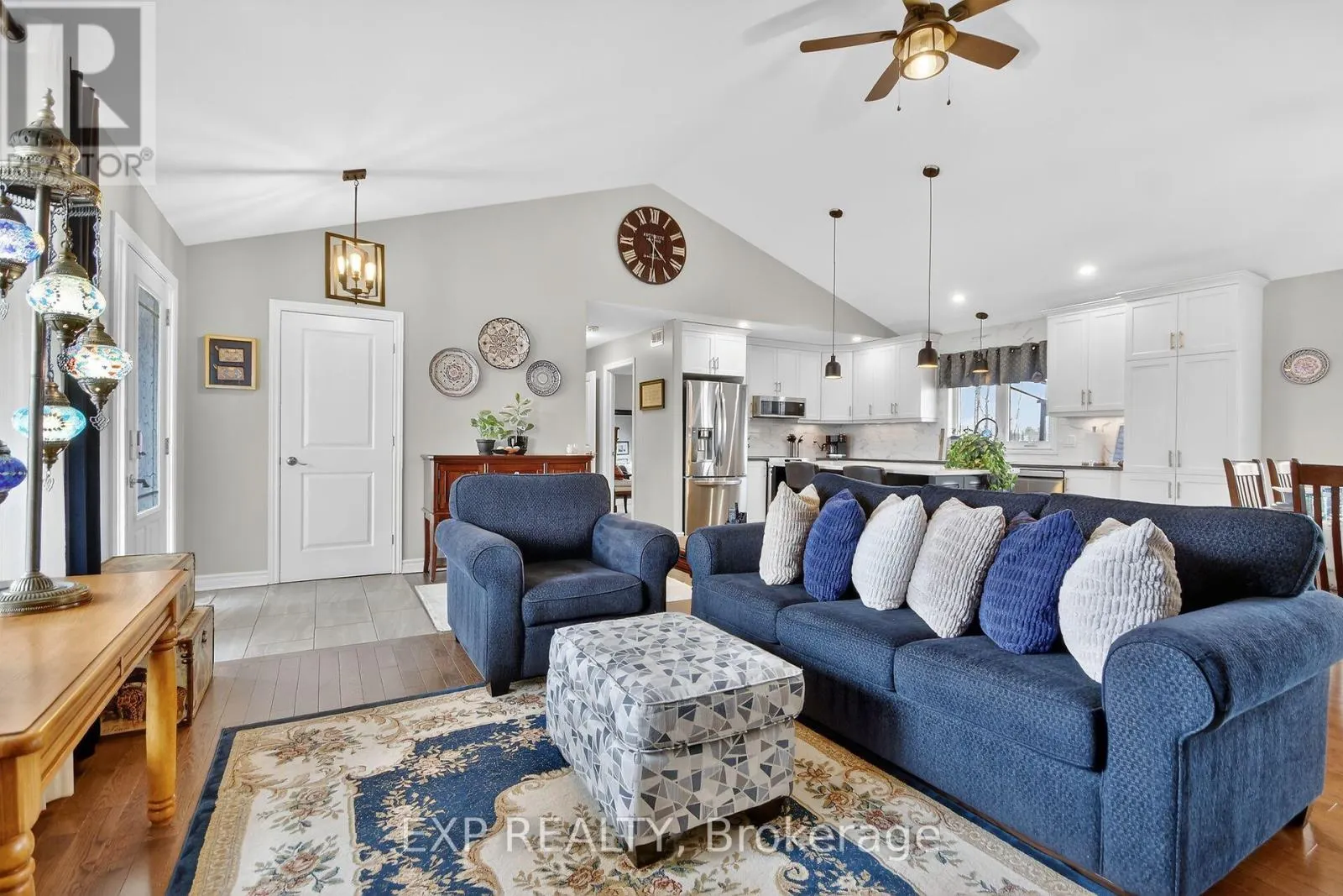 305 MOORE CRESCENT