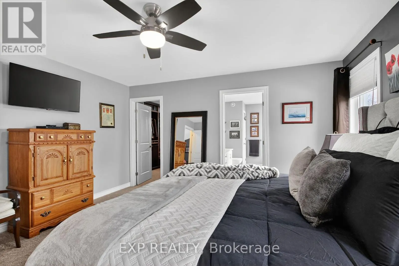 305 MOORE CRESCENT