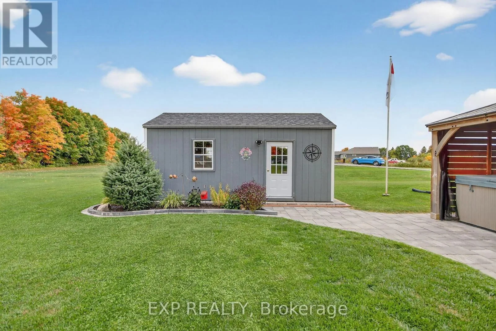 305 MOORE CRESCENT