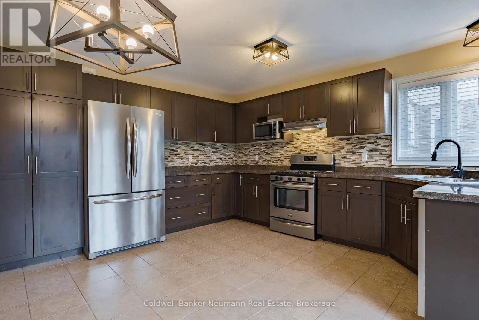 UPPER - 367 EASTVIEW ROAD #Upper