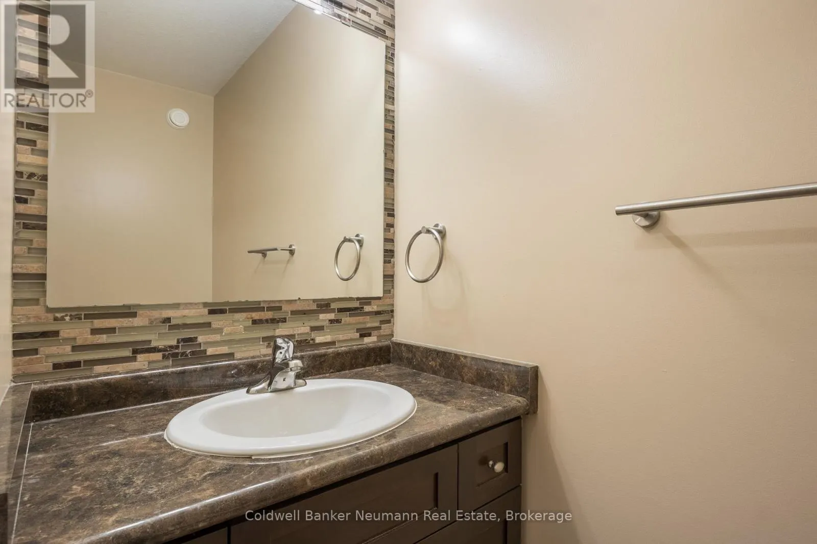 UPPER - 367 EASTVIEW ROAD #Upper