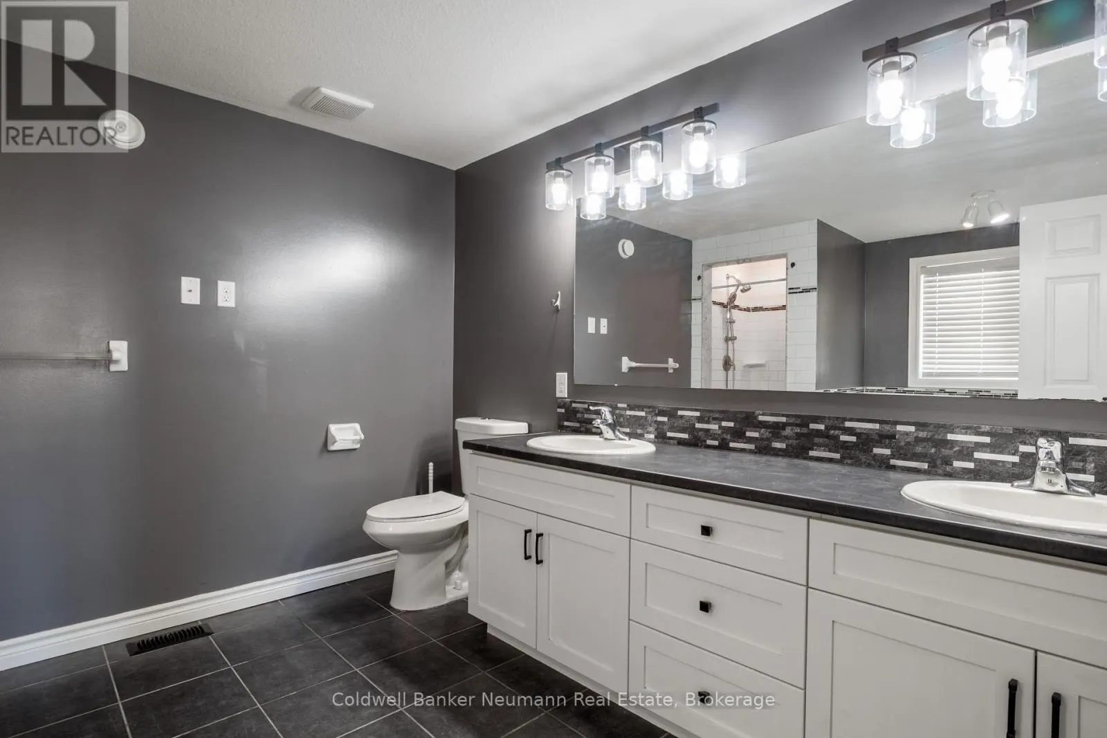UPPER - 367 EASTVIEW ROAD #Upper