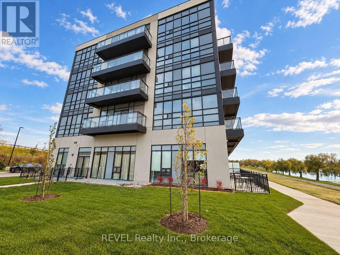 PH05 - 350 PRINCE CHARLES DRIVE #PH05