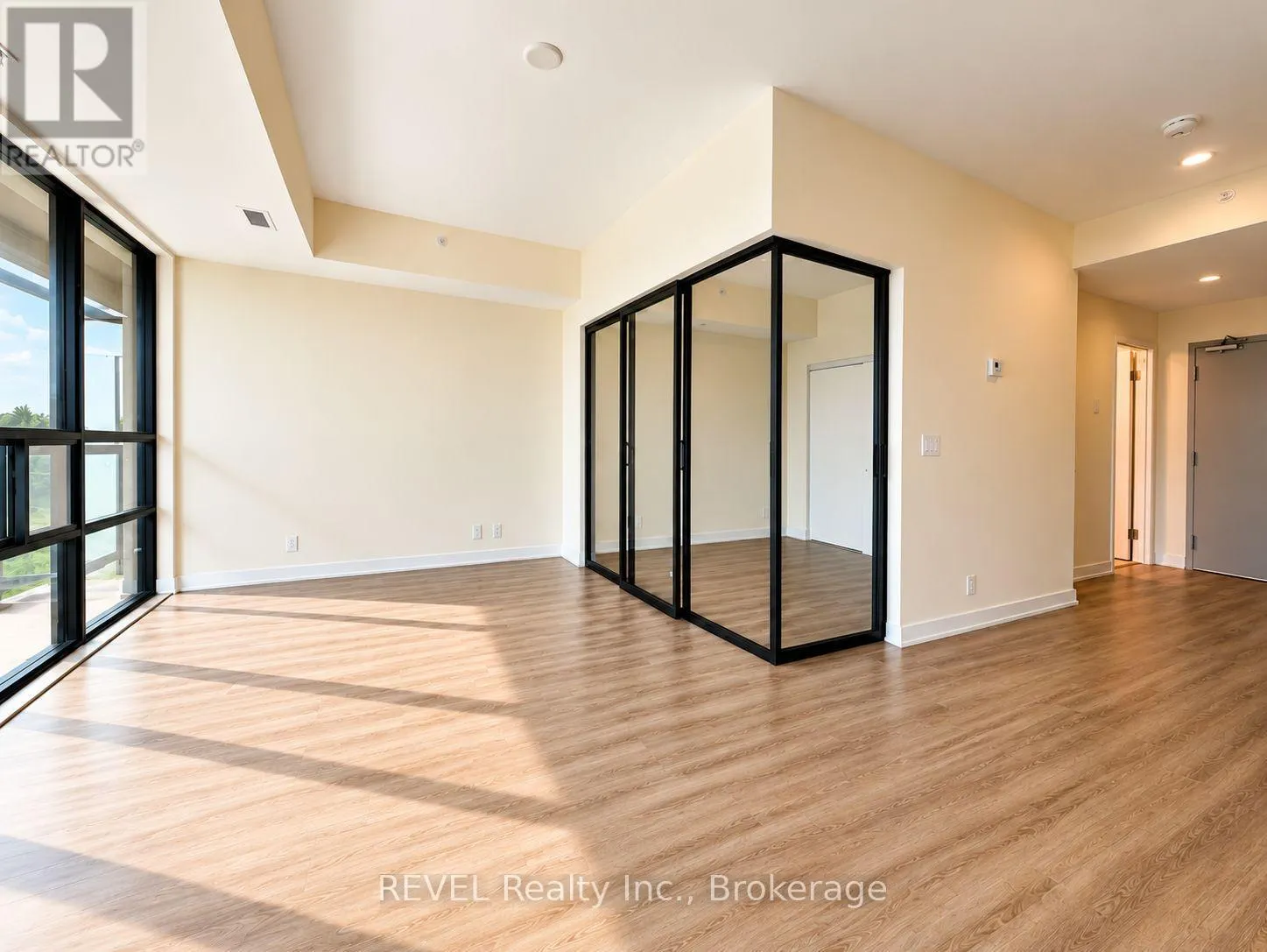 PH05 - 350 PRINCE CHARLES DRIVE #PH05
