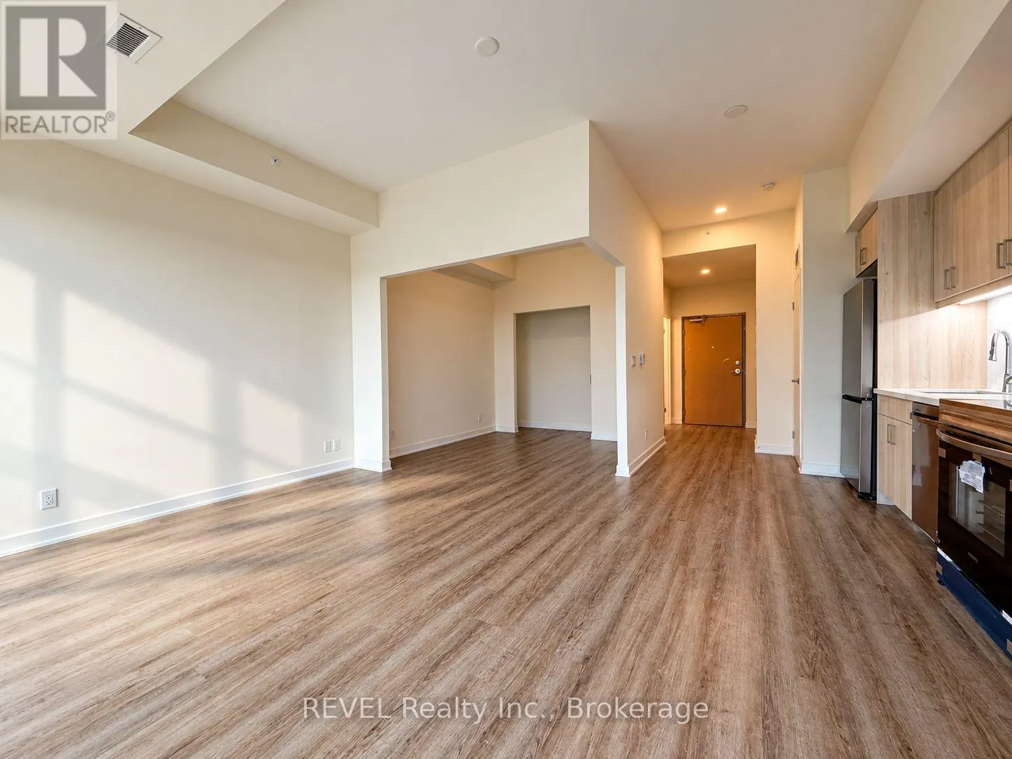 PH05 - 350 PRINCE CHARLES DRIVE #PH05